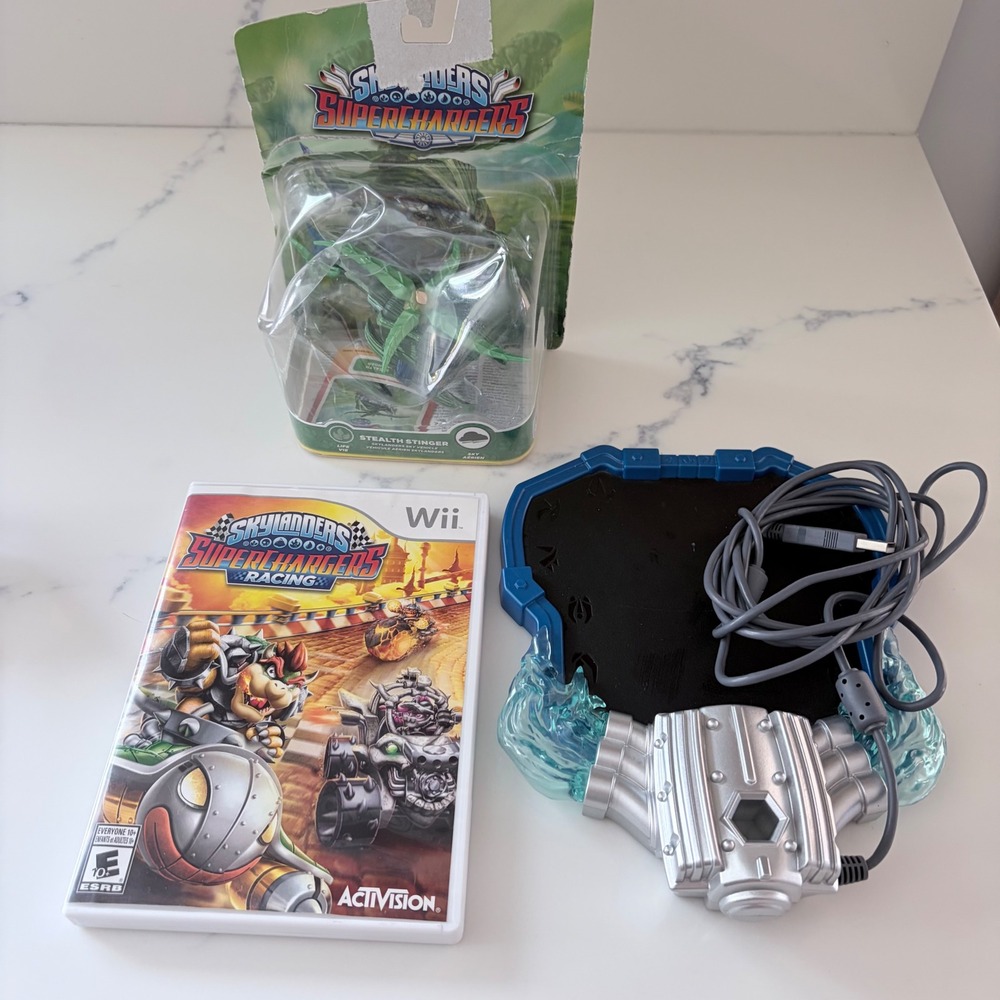 Skylanders SuperChargers Racing Nintendo Wii Bundle Portal Stealth Stinger New